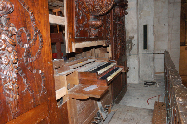 début du démontage de l'orgue